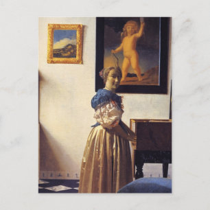 Een dame die bij het maagdenvlies staat briefkaart