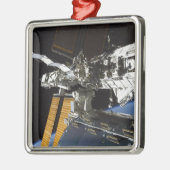 Een deel van het Columbuslaboratorium Metalen Ornament (Links)