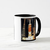 Een Delta IV - Zware raketliften uit Mok (Voorkant rechts)