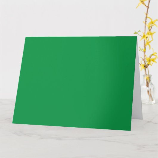 Een dicht, weelderig bos gevuld met levendige groe kaart (Gele Bloem)