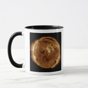 Een donkere vlot in de zonneatmosfeer mok