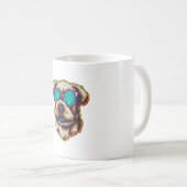 EEN DORABLE HOND MET ZONNEBRIL KOFFIEMOK (Voorkant rechts)