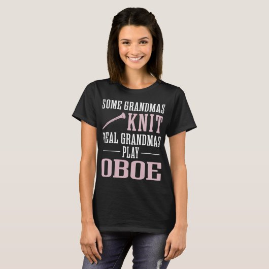 Een echte oma Knit Real Grandmas Play Oboe Tshirt (Voorkant volledig)