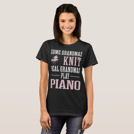 Een echte oma's spelen piano-shirt t-shirt (Voorkant volledig)