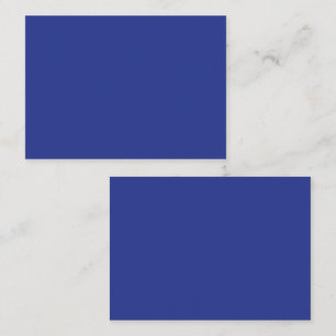 Een effen blauwe achtergrond zonder andere zichtba afsprakenkaartje