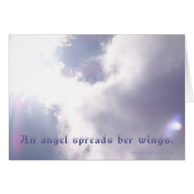 Een engel verspreidt haar vleugels. (Voorkant Horizontaal)