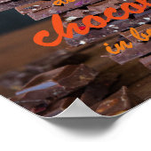 Een evenwichtig dieet is chocolade in beide handen poster (Hoek)