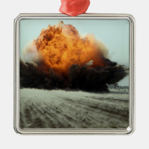 Een explosie brak uit metalen ornament