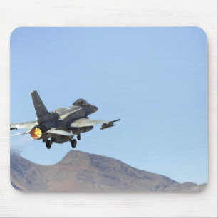 Een F-16E uit de Verenigde Arabische Emiraten Muismat