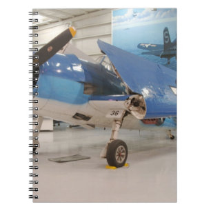 Een F-6F Hellcat jachtvliegtuig uit de Tweede Were Notitieboek