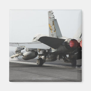 Een F/A-18C-Hornet uit de cockpit 2 Magneet