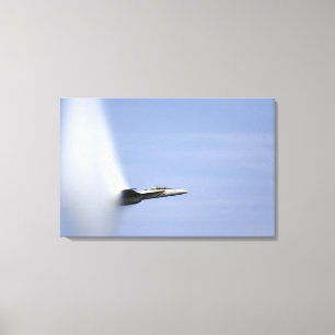 Een F/A-18E Super Hornet bereikt de snelheid van z Canvas Afdruk