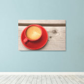 Een fel rood bekertje espressokoffie op een pickni canvas afdruk (Insitu (Houten vloer))