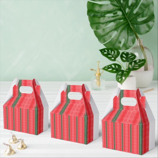 Een felrode appel zit op een effen wit oppervlak. bedankdoosjes (Meervoudige)