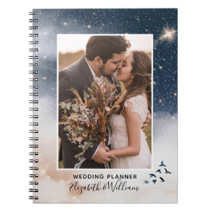 Een foto van Galaxy Background Inspirating Wedding Notitieboek