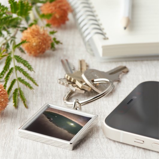 Een gat in een protoplanetaire, of planeet-vormend sleutelhanger (Zijkant)