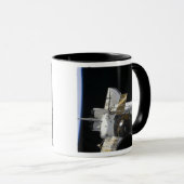 Een gedoceerd Soyuz-ruimtevaartuig Mok (Voorkant rechts)