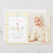 Een Gekke Goose Yellow Gingham 1st Birthday Foto Kaart (Voorkant)