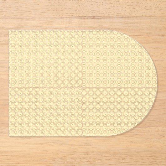 Een gele en witte achtergrond met kleine cirkels acryl uitnodigingen (Voorkant)