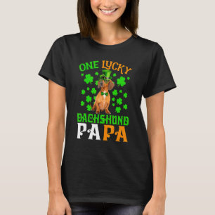 Een gelukkige hond Papa rode teckel papa St Patric T-shirt