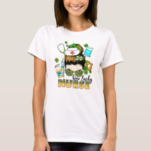 Een gelukkige verpleegster - Messy Bun - St. Patri T-shirt
