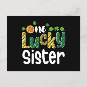 Een gelukkige zuster bijpassende familie St Patric Briefkaart