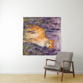 Een  gemberkat in een lavendelveld wandkleed (In Situ (horizontaal))