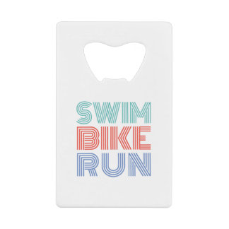 Een geweldig triatlon cadeau voor je vriend of fam kredietkaart flessenopener