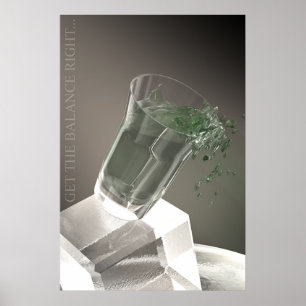 Een glas groen water poster