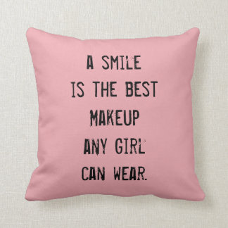 Een glimlach is de beste make-up die een meisje ka kussen