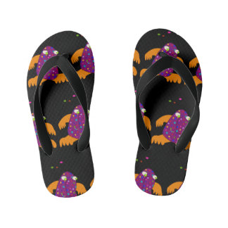 Een grappig gezicht kinder teenslippers