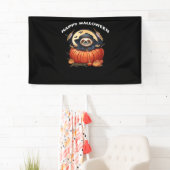 Een grappige luiaard vieren Halloween Essential T- Spandoek (Insitu)