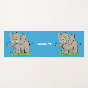 Een grappige olifant met vogel op de cartoon van d yogamat