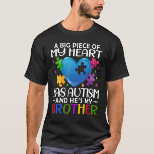 Een groot stuk van mijn hart heeft autisme en hij t-shirt