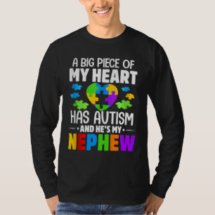 Een groot stuk van mijn hart heeft autisme en hij t-shirt