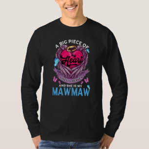 Een groot stuk van mijn hart leeft in de hemel... t-shirt