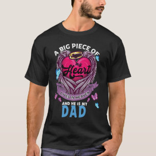 Een groot stuk van mijn hart leeft in de hemel... t-shirt