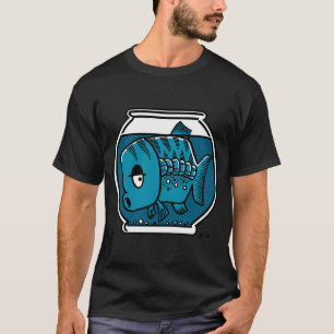 Een grote vis in een kleine kom t-shirt