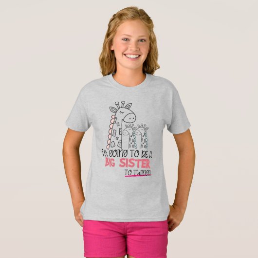 Een grote zus om een tweeling-giraffe zwangerschap t-shirt (Voorkant volledig)