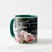 Een hand omhoog is geen hand-uit Mok (Voorkant links)