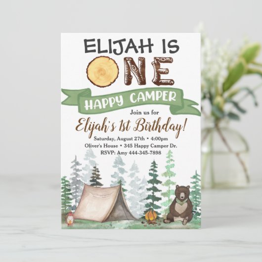 Eén Happy Camper Birthday Uitnodiging 1e verjaarda (Staand voorkant)