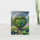 Een hart gemaakt van shamrocks onder de regenboog feestdagen kaart (Achterkant)
