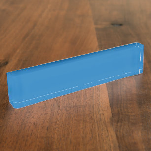 Een heldere blauwe lucht zonder wolken vult de hel naambordje