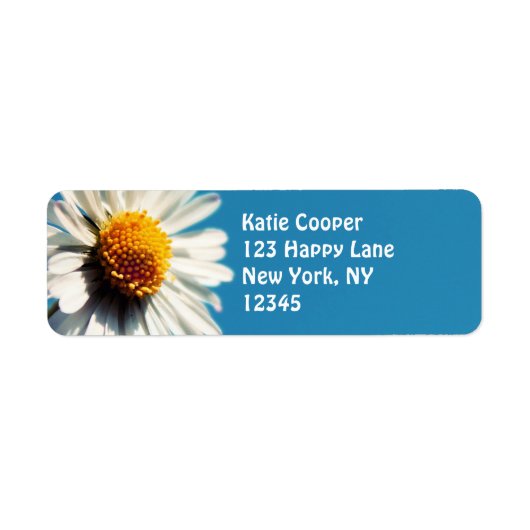 Een heldere Witte Daisy onder een Big Blue Sky Etiket (Voorkant)