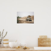 Een Humvee leidt veiligheid Poster (Keuken)