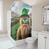Een Ierse Sasquatch Douchegordijn (In situ)
