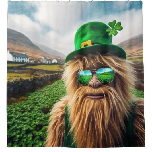 Een Ierse Sasquatch Douchegordijn (Voorkant)