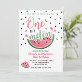 Een in een meloen watermeloen twin eerste verjaard kaart (Staand voorkant)