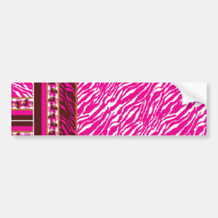 Een ingewikkeld bloemmotief in roze en wit, art bumpersticker