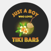 Een jongen die houdt van Tiki Bars Ronde Sticker (Voorkant)
